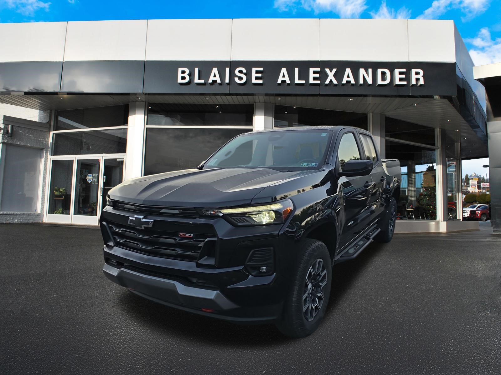 Used 2024 Chevrolet Colorado Z71 w/ Z71 Convenience Package 2 AWD/4WD image 9