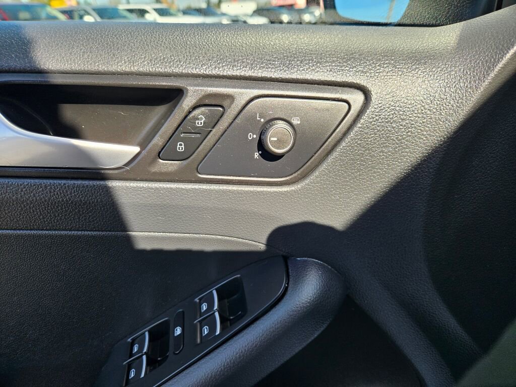 Used 2015 Volkswagen Jetta SE image 17