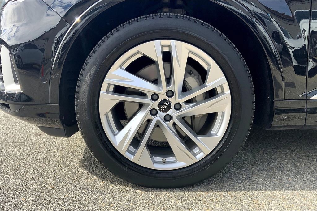 Used 2023 Audi Q7 3.0T Prestige image 11