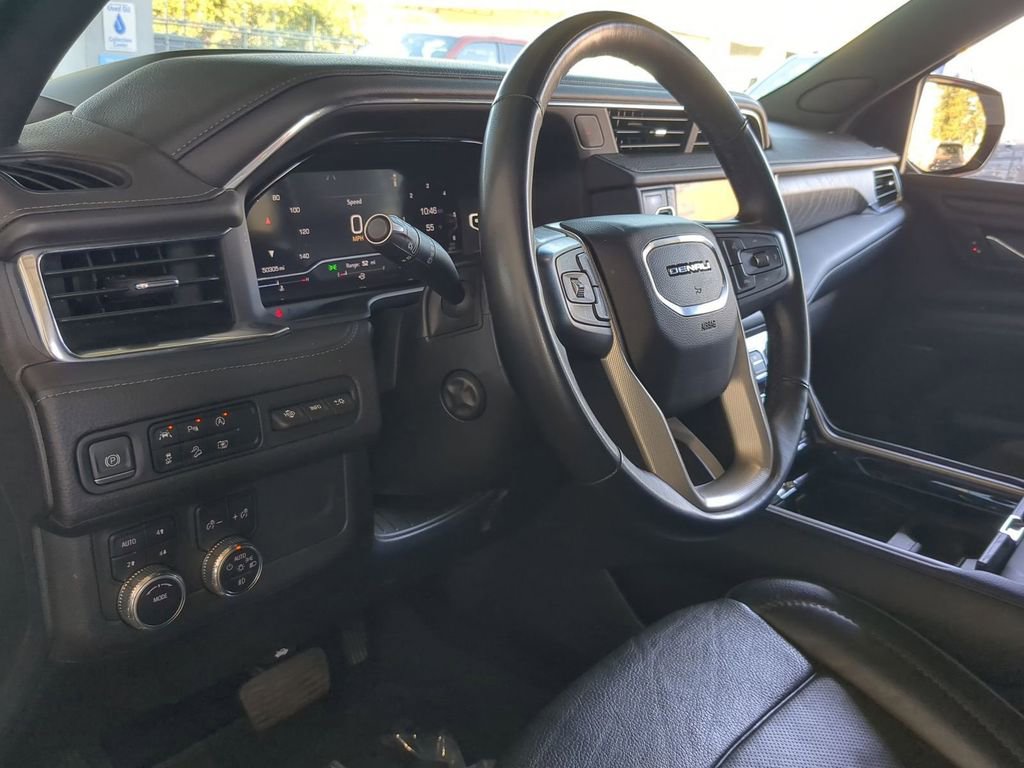 Used 2023 GMC Yukon Denali image 18