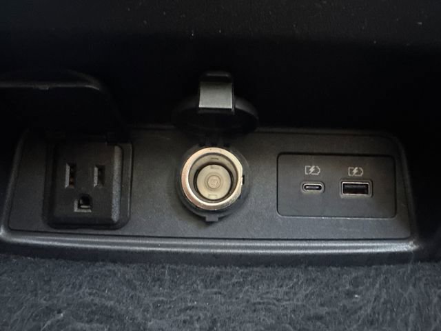 Used 2023 Nissan Armada Platinum w/ Captain's Chairs Package image 22