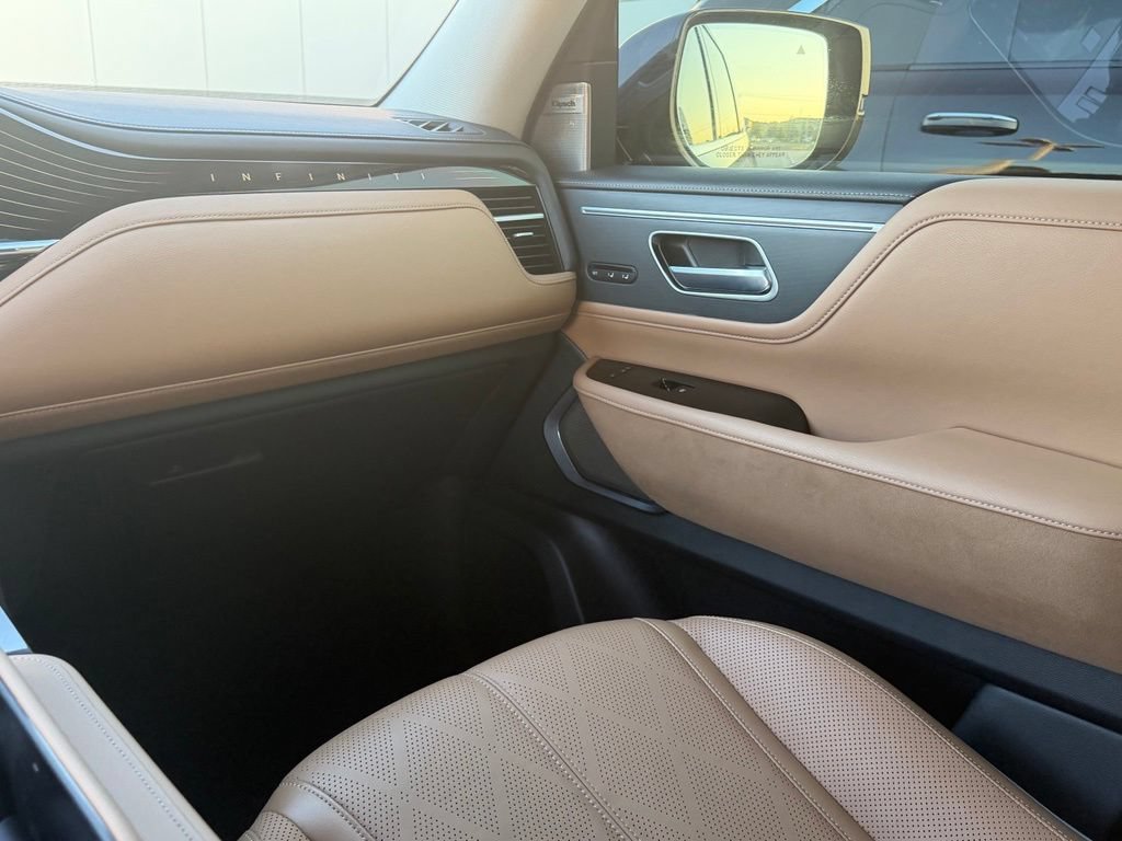 Used 2025 INFINITI QX80 Sensory AWD/4WD image 32