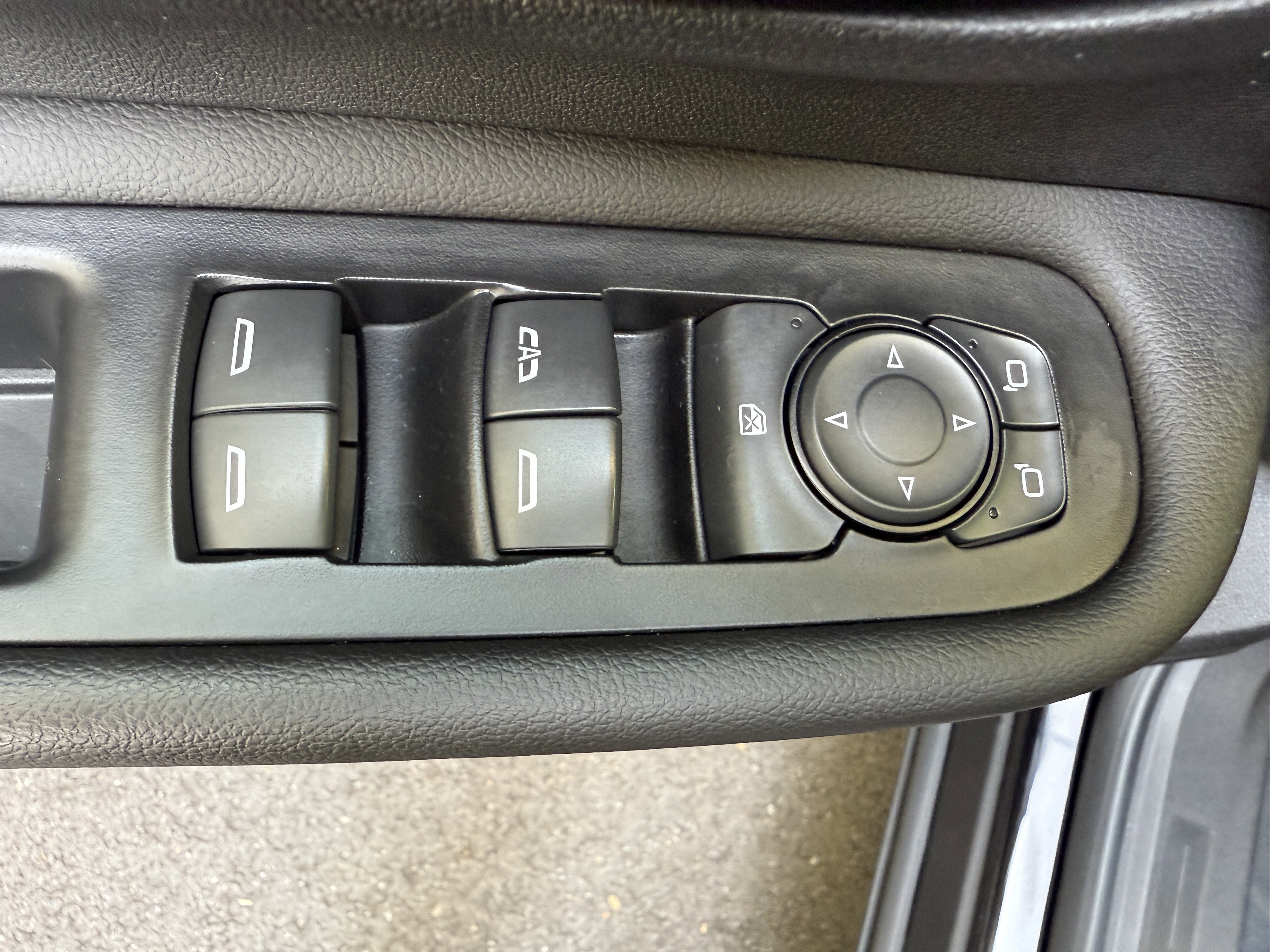 Used 2022 GMC Terrain SLT image 32