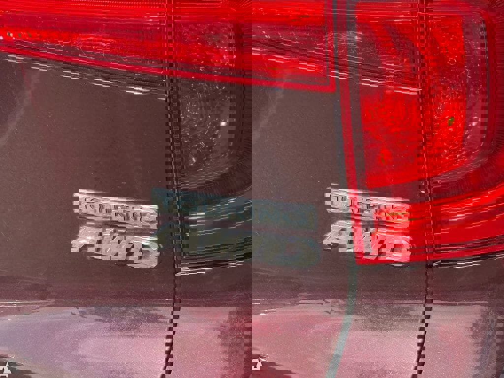 Used 2016 Honda Pilot Touring image 11