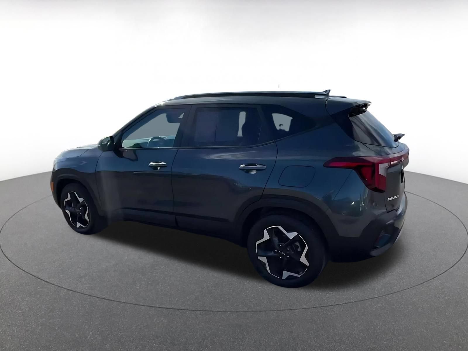 Used 2025 Kia Seltos S FWD image 9