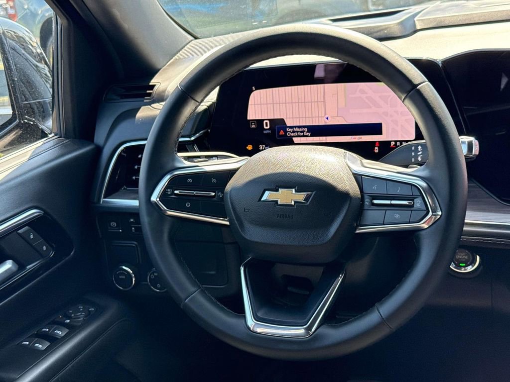 Used 2025 Chevrolet Suburban LS image 14