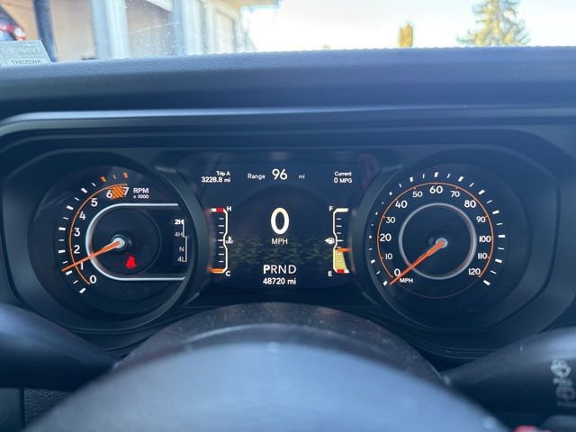 Used 2024 Jeep Wrangler Unlimited Rubicon AWD/4WD image 32