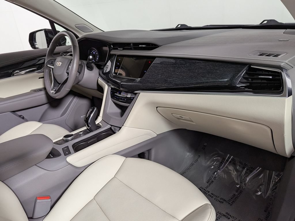 Used 2023 Cadillac XT6 Premium Luxury w/ Technology Package AWD/4WD image 30