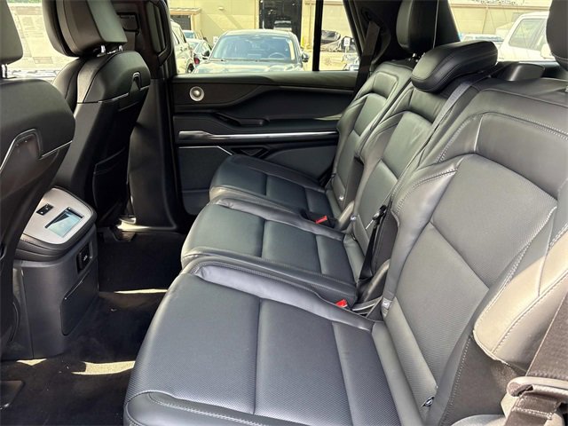 New 2025 Lincoln Navigator Reserve w/ Jet Appearance Package image 18