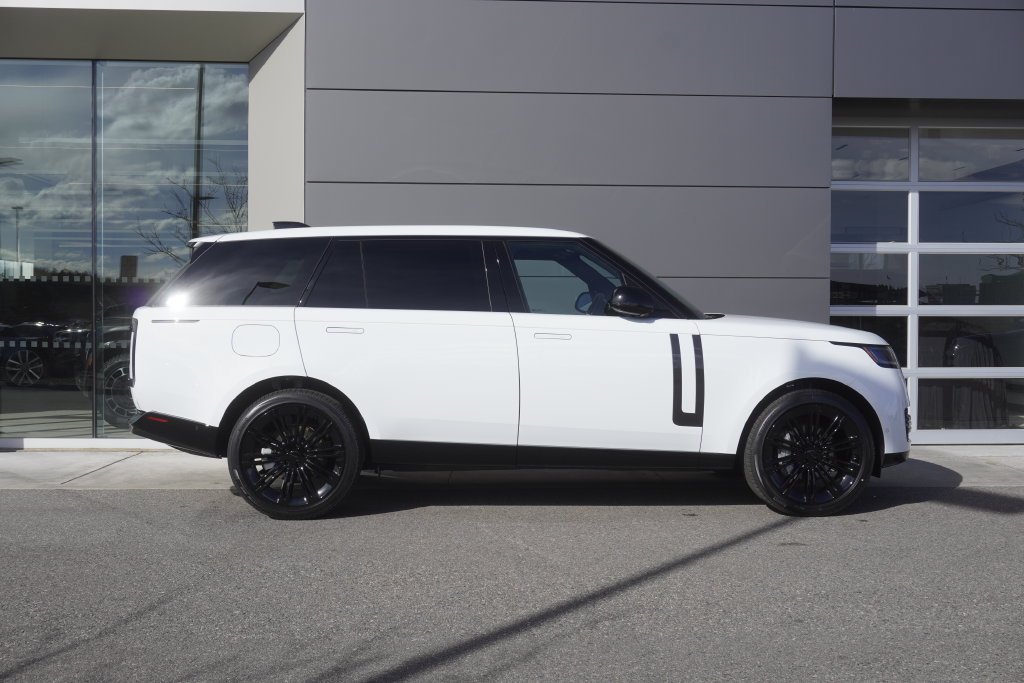 New 2026 Land Rover Range Rover Long Wheelbase SE AWD/4WD image 7