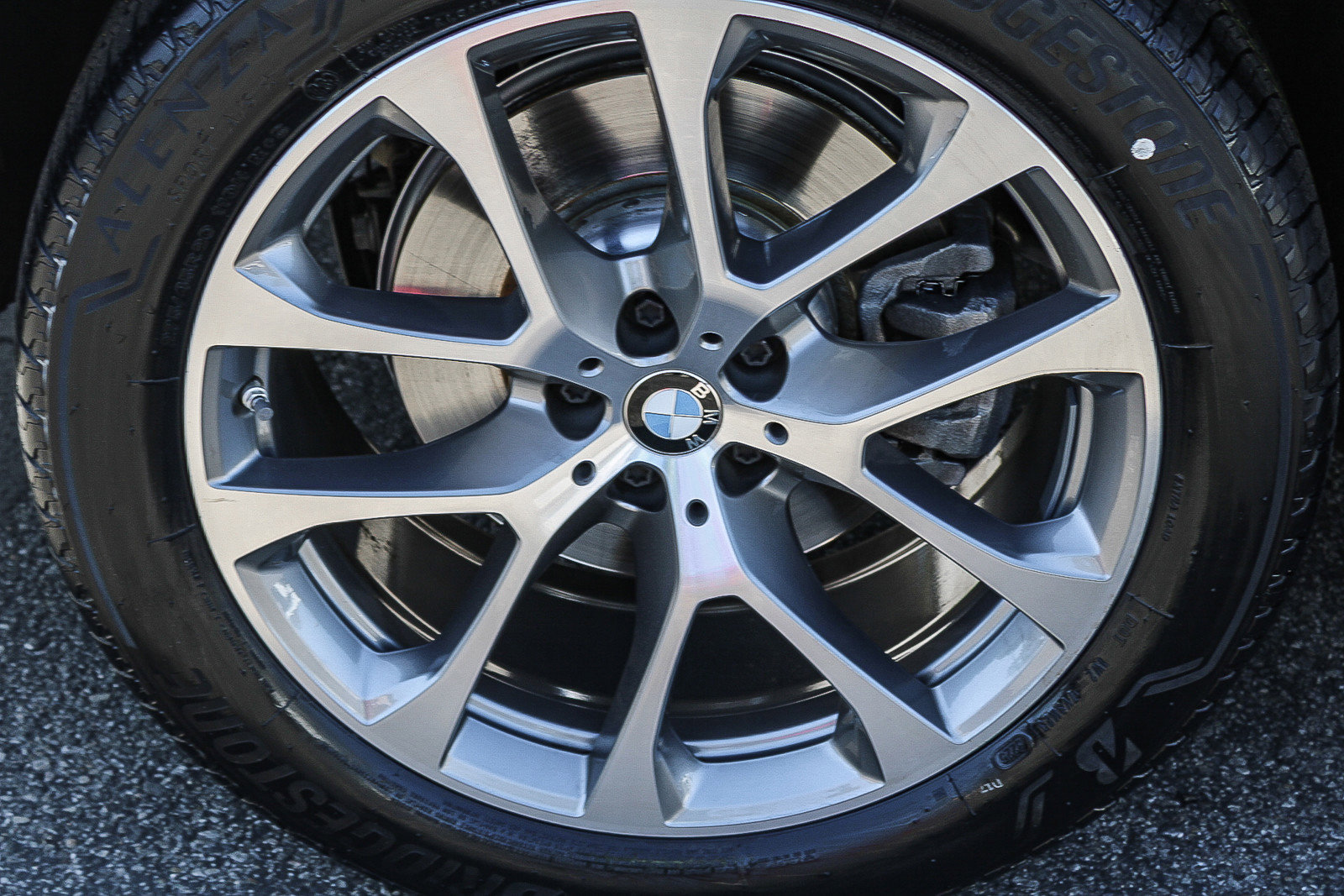 Used 2024 BMW X5 sDrive40i w/ Parking Assistance Package image 11