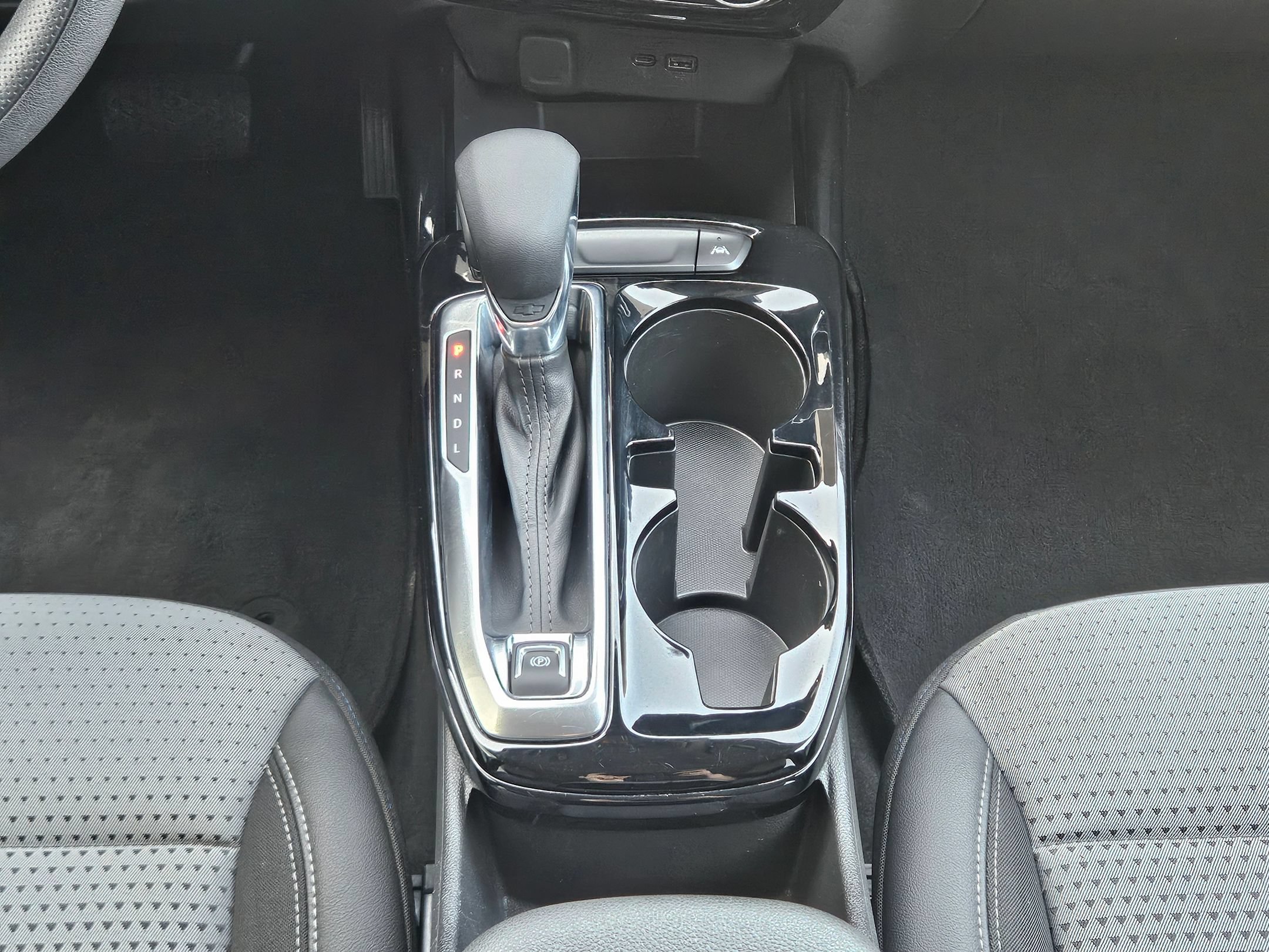 Used 2025 Chevrolet Trax LT FWD image 12