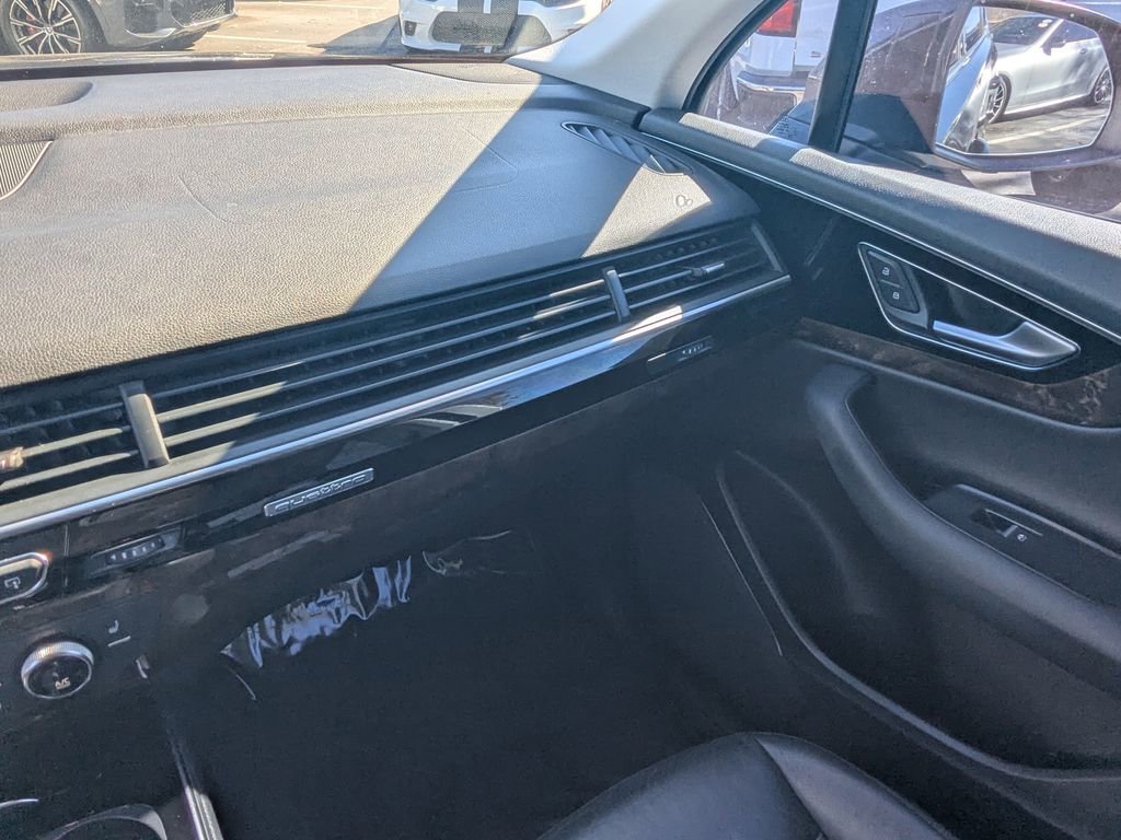 Used 2017 Audi Q7 3.0T Premium Plus image 4