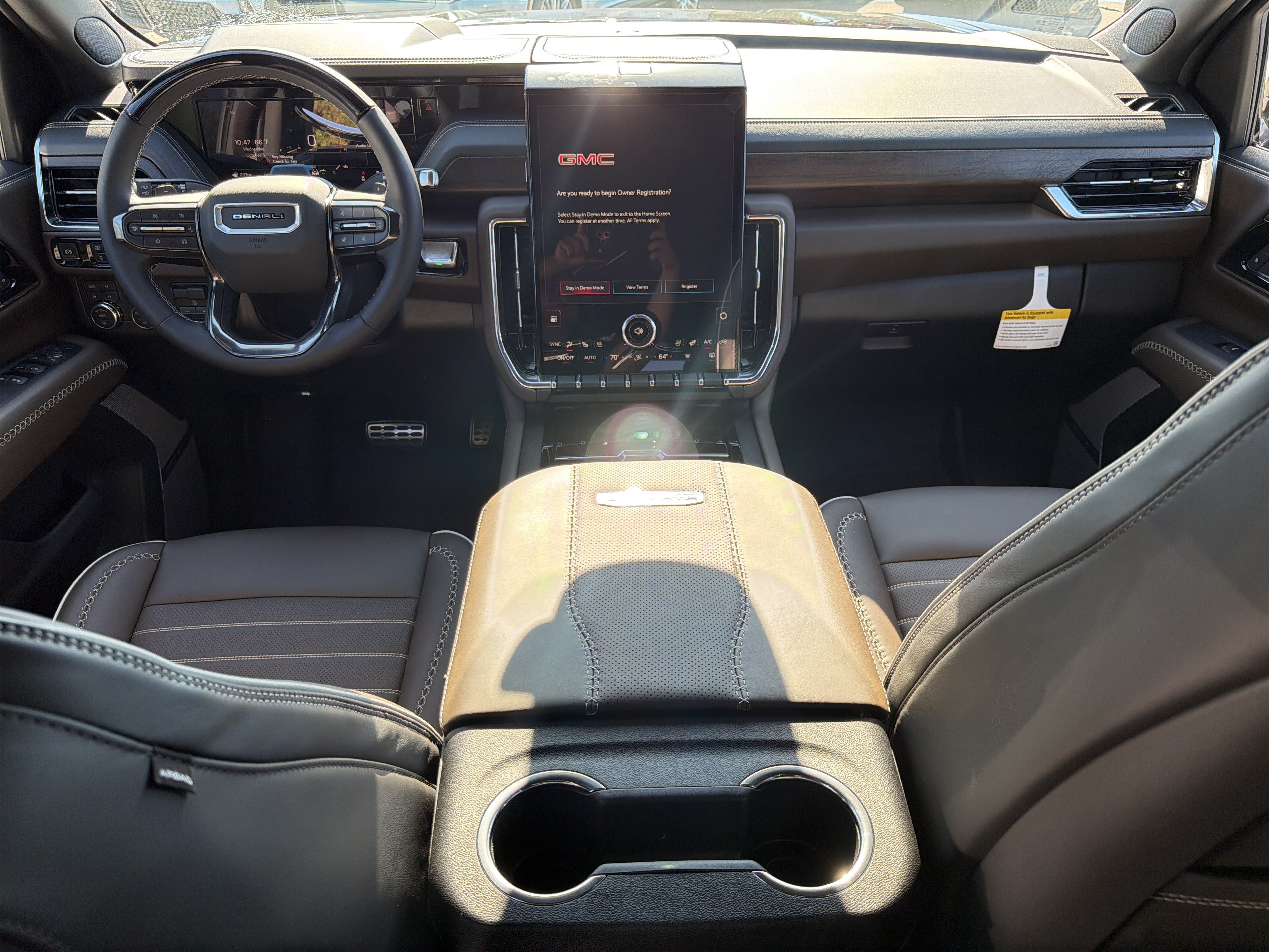 New 2026 GMC Yukon Denali Ultimate w/ LPO, Floor Liner Package AWD/4WD image 24
