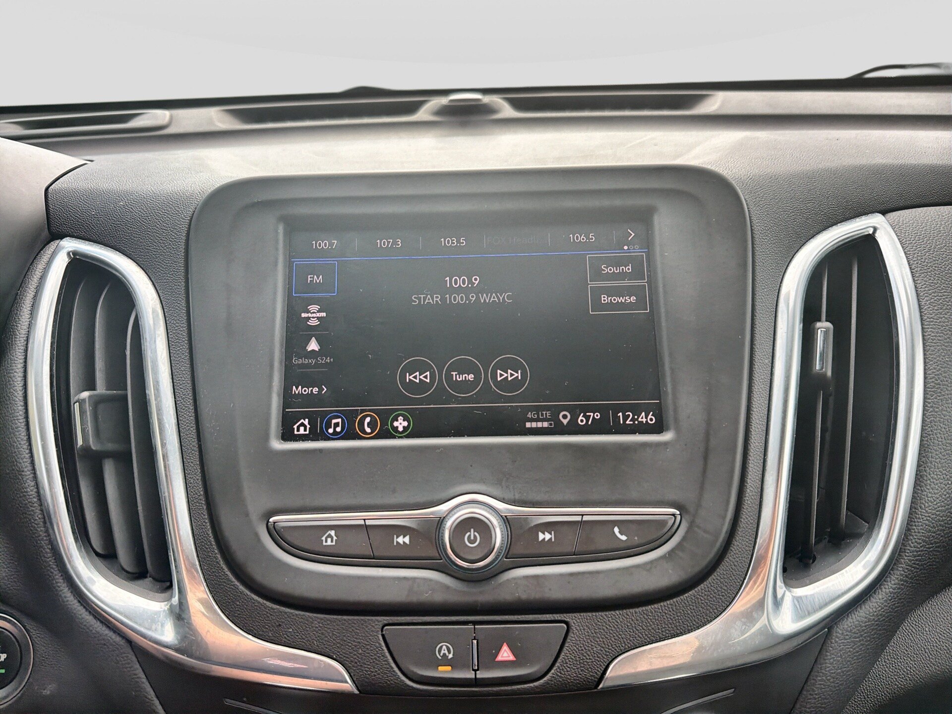 Used 2024 Chevrolet Equinox LT AWD/4WD image 23