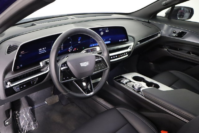 Used 2024 Cadillac Lyriq Tech RWD image 27