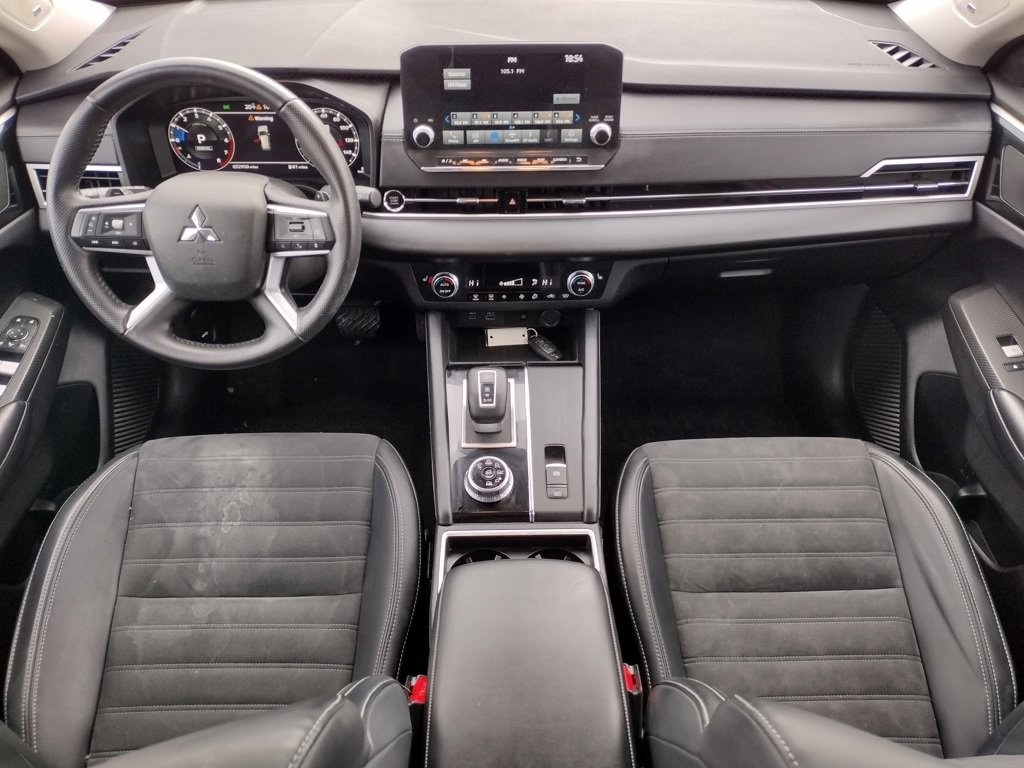 Used 2024 Mitsubishi Outlander SE Black Edition image 15