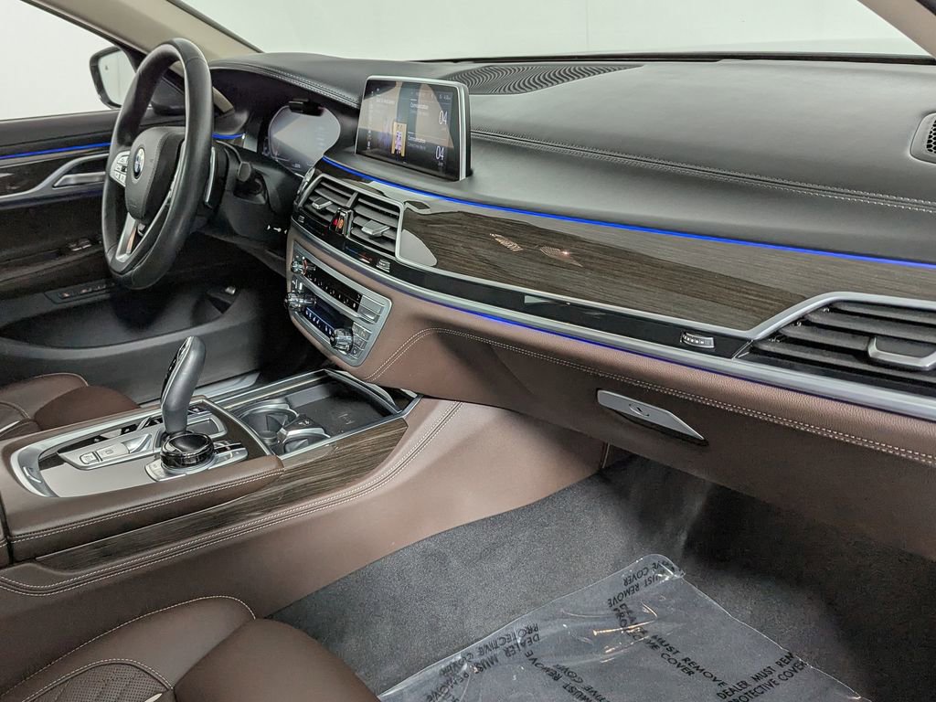 Used 2021 BMW 750i xDrive w/ Luxury Rear Seating Package AWD/4WD image 29