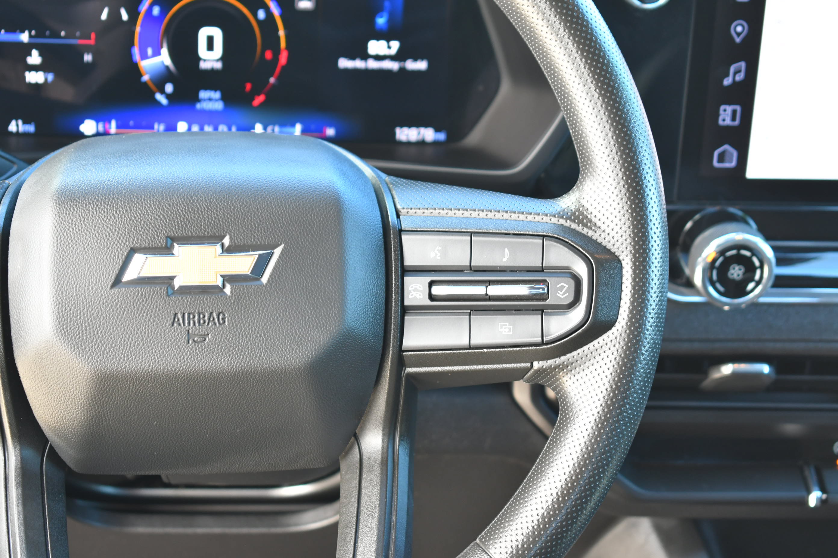 Used 2024 Chevrolet Colorado W/T RWD image 18