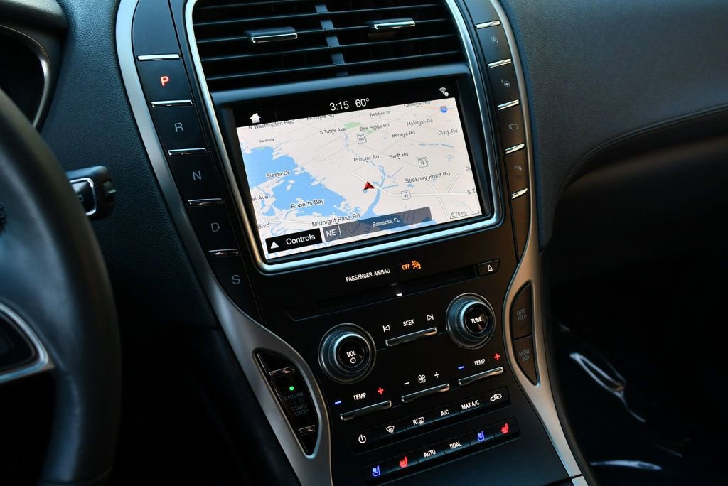 Used 2019 Lincoln Nautilus Reserve image 13