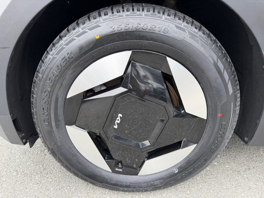 Used 2024 Kia EV9 Light Long Range RWD image 64