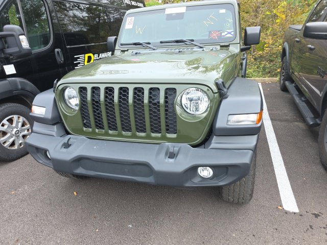 Used 2024 Jeep Wrangler Unlimited Sport AWD/4WD image 2