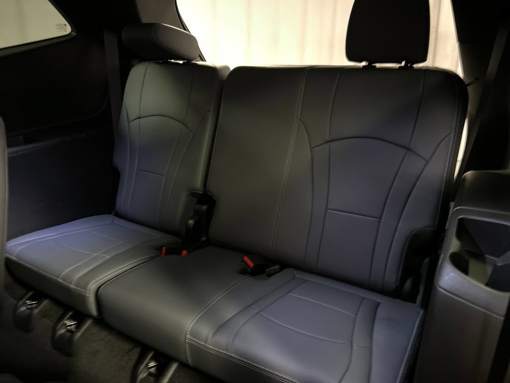 Used 2024 Buick Enclave Essence w/ Sport Touring Edition FWD image 24