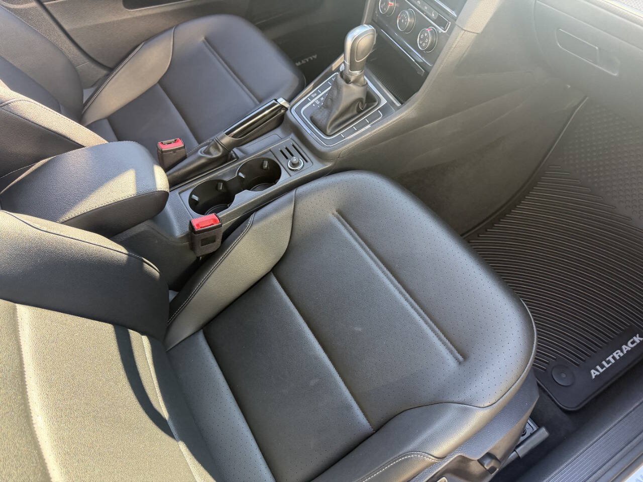 Used 2018 Volkswagen Golf Alltrack SE AWD/4WD image 26