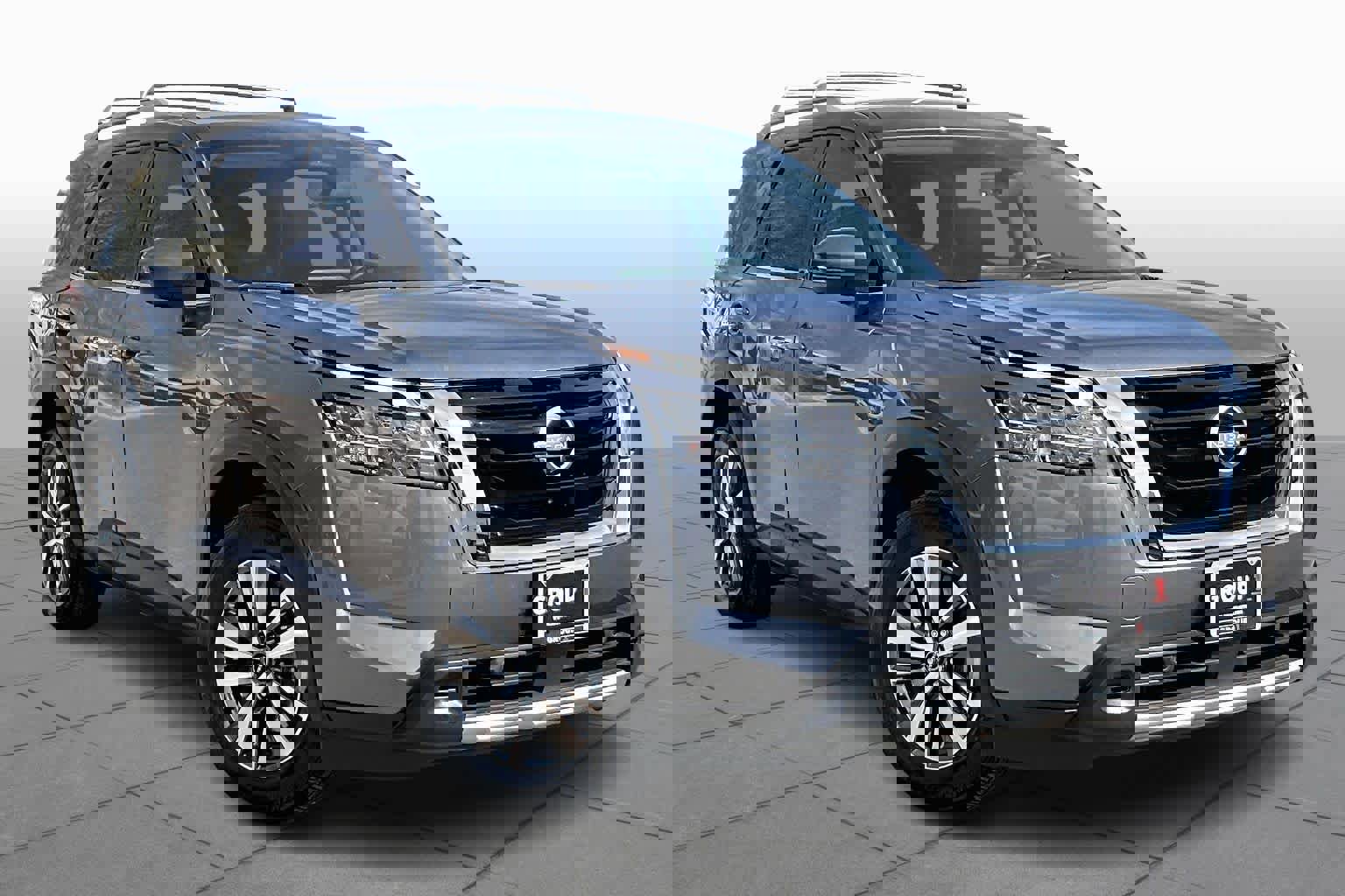 Used 2024 Nissan Pathfinder SL image 3