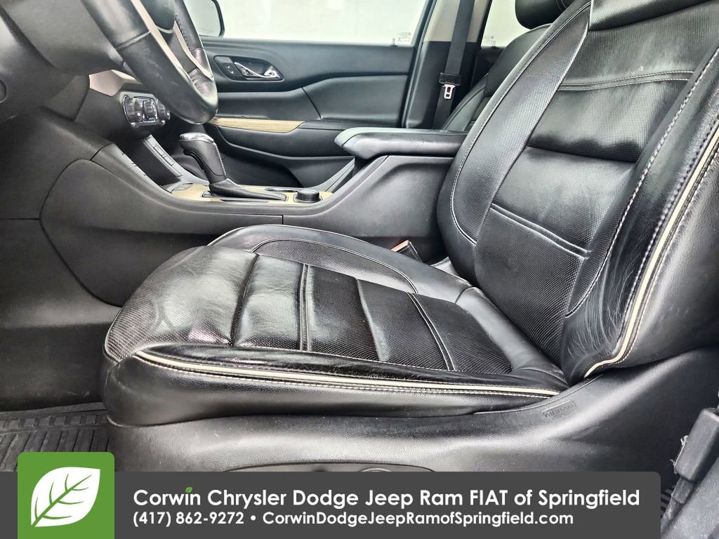 Used 2017 GMC Acadia Denali image 12