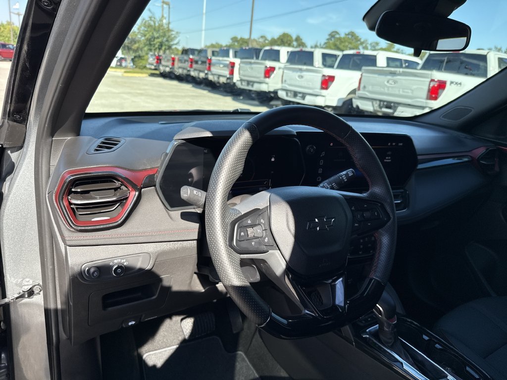 Used 2025 Chevrolet TrailBlazer RS w/ Driver Confidence Package FWD image 13