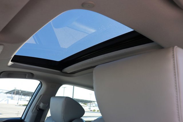 Used 2018 Honda Accord Touring image 30