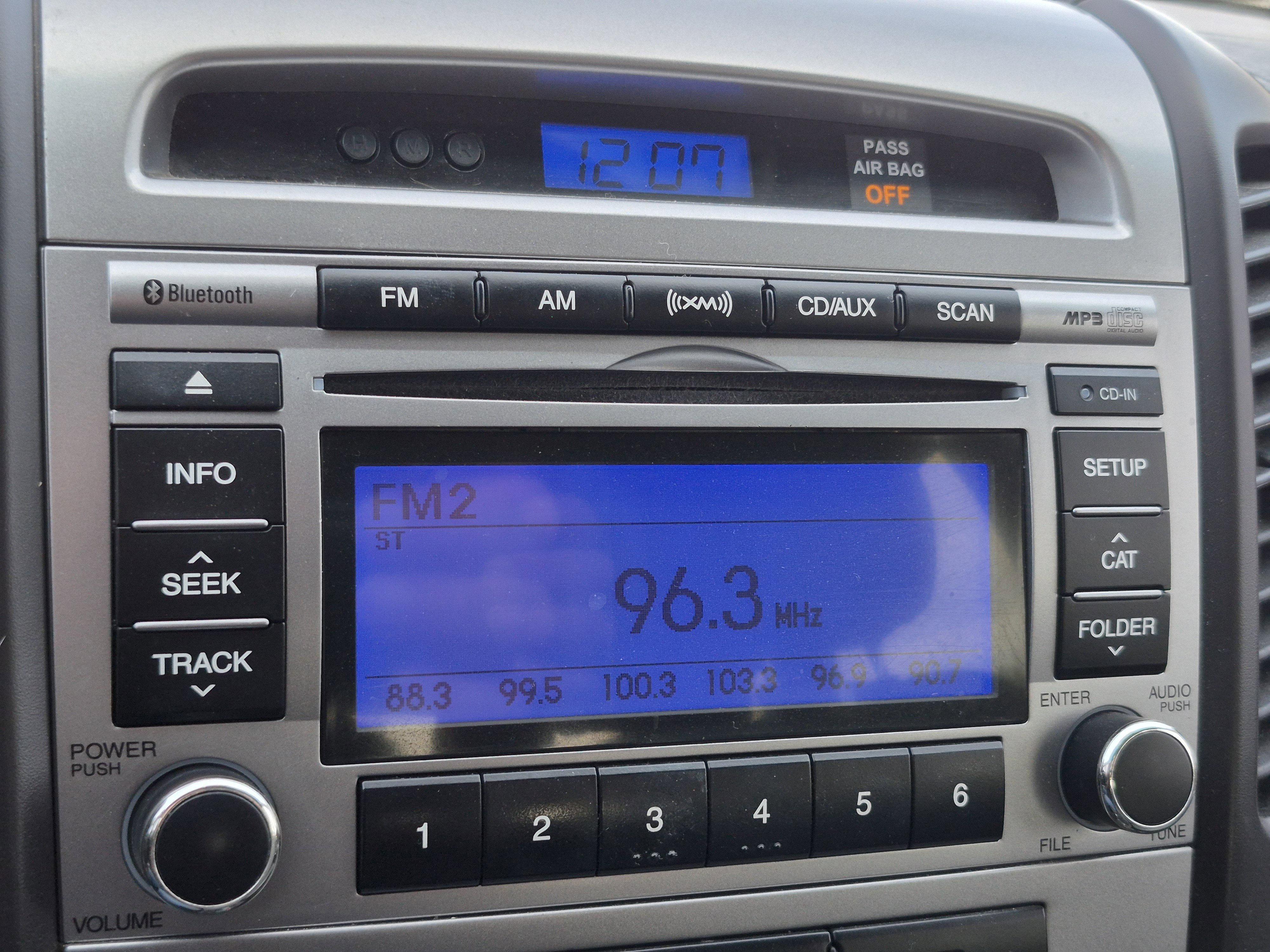 Used 2010 Hyundai Santa Fe GLS w/ Summer Event Pkg 21 image 20