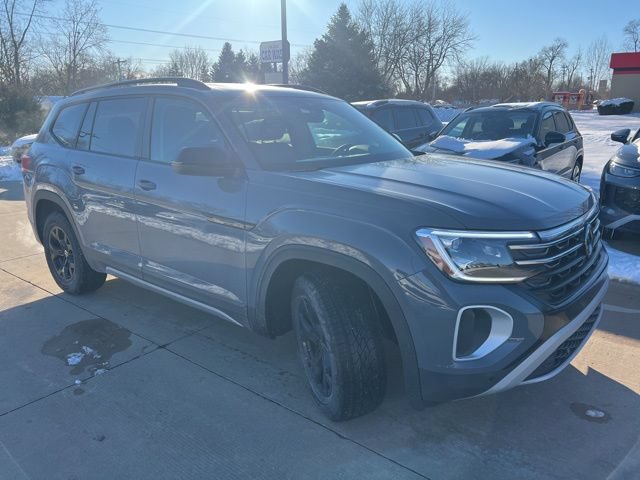 New 2026 Volkswagen Atlas Peak Edition