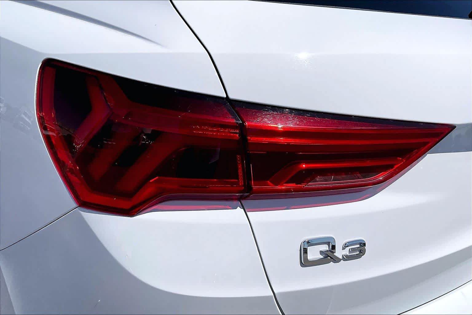 Used 2024 Audi Q3 2.0T Premium AWD/4WD image 29