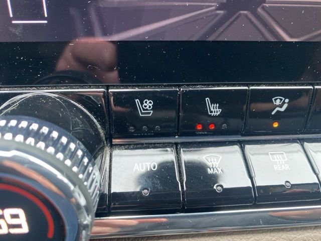 Used 2023 GMC Canyon Denali w/ Denali Black Edition image 14