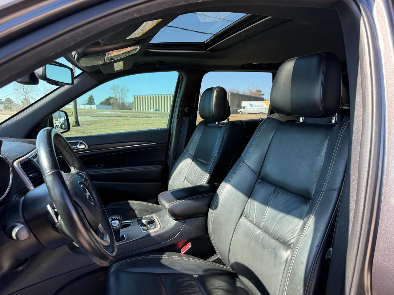 Used 2015 Jeep Grand Cherokee Limited image 14