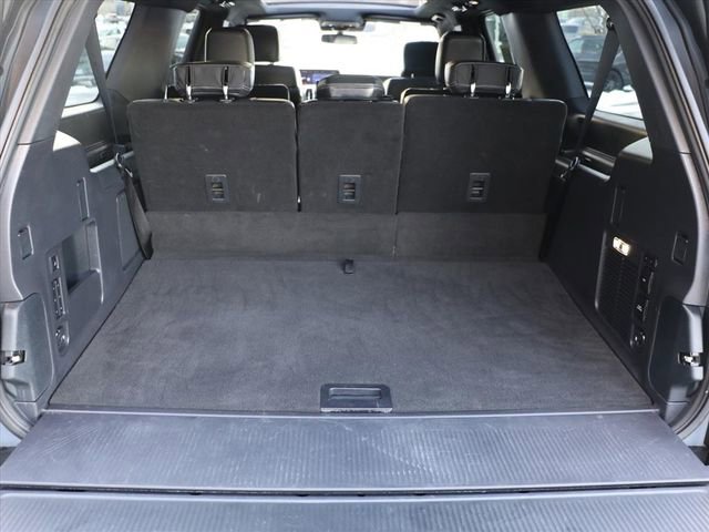Used 2025 Ford Expedition Max Platinum w/ Stealth Appearance Package image 15