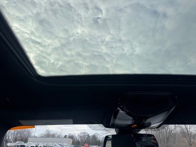 Certified 2022 BMW 330i xDrive Sedan w/ M Sport Package image 17