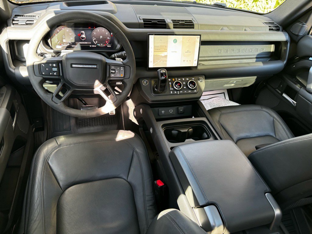 Used 2024 Land Rover Defender 110 V8 image 21