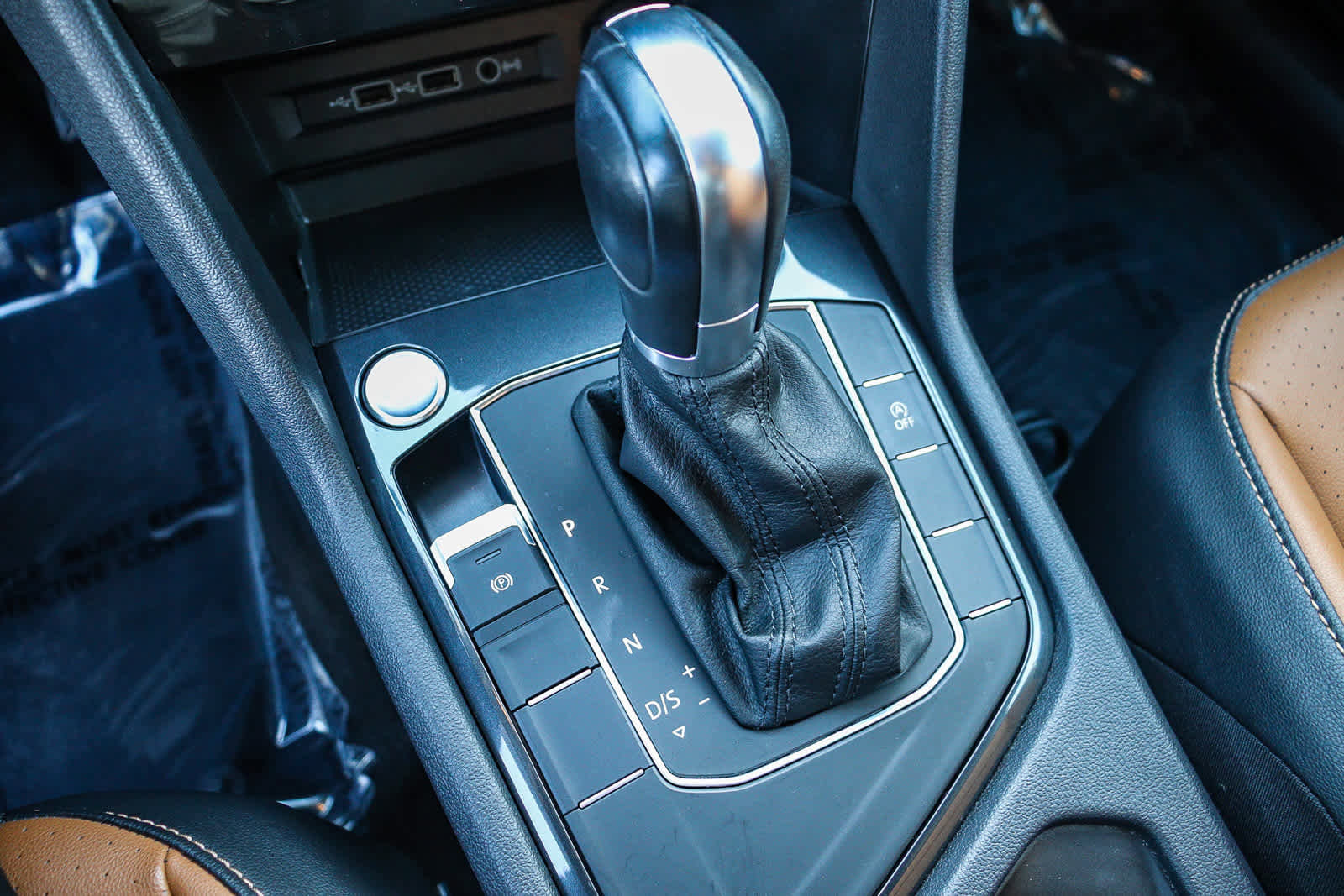 Used 2018 Volkswagen Tiguan SE image 21