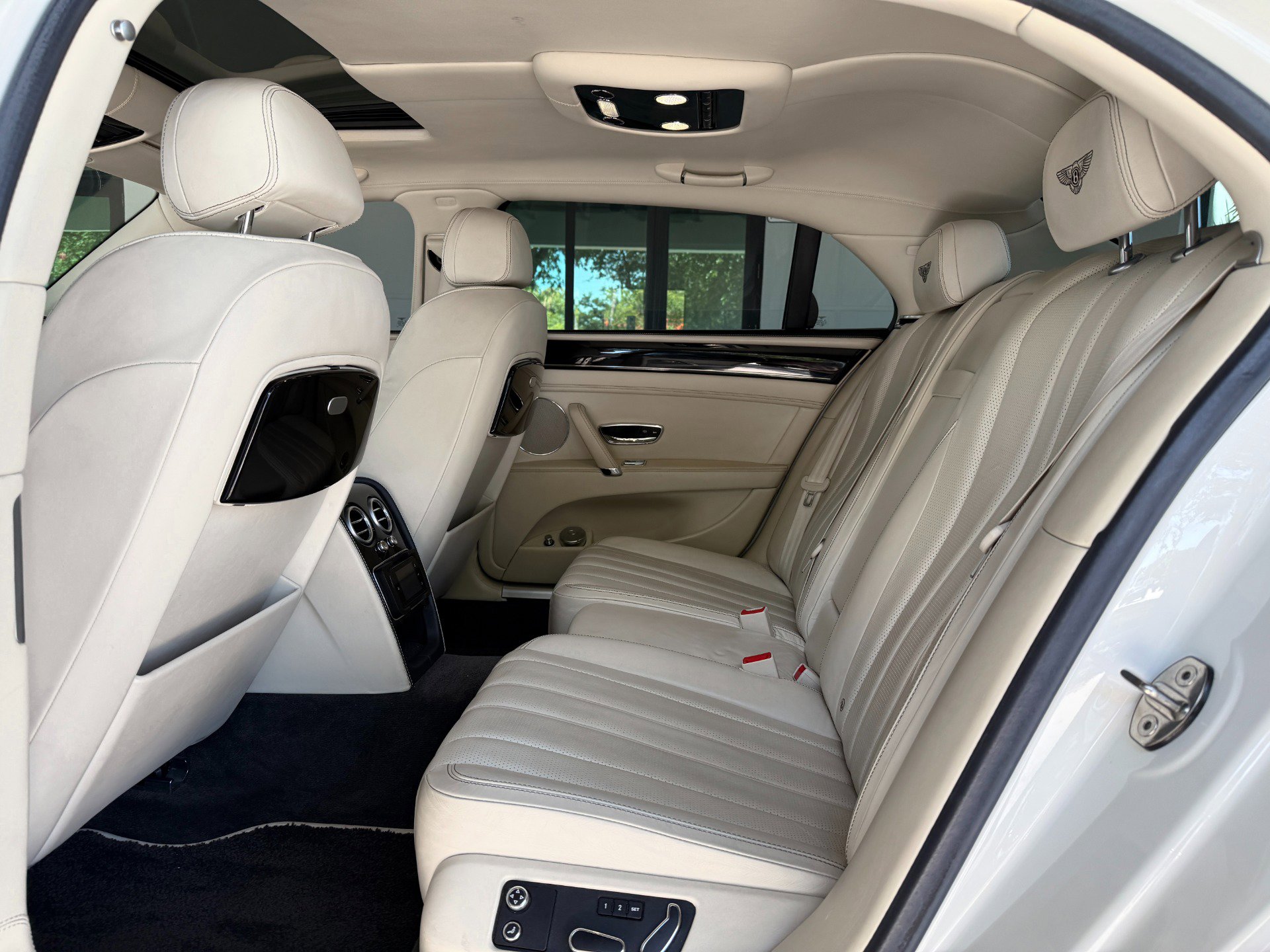 Used 2014 Bentley Flying Spur W12 AWD/4WD image 31