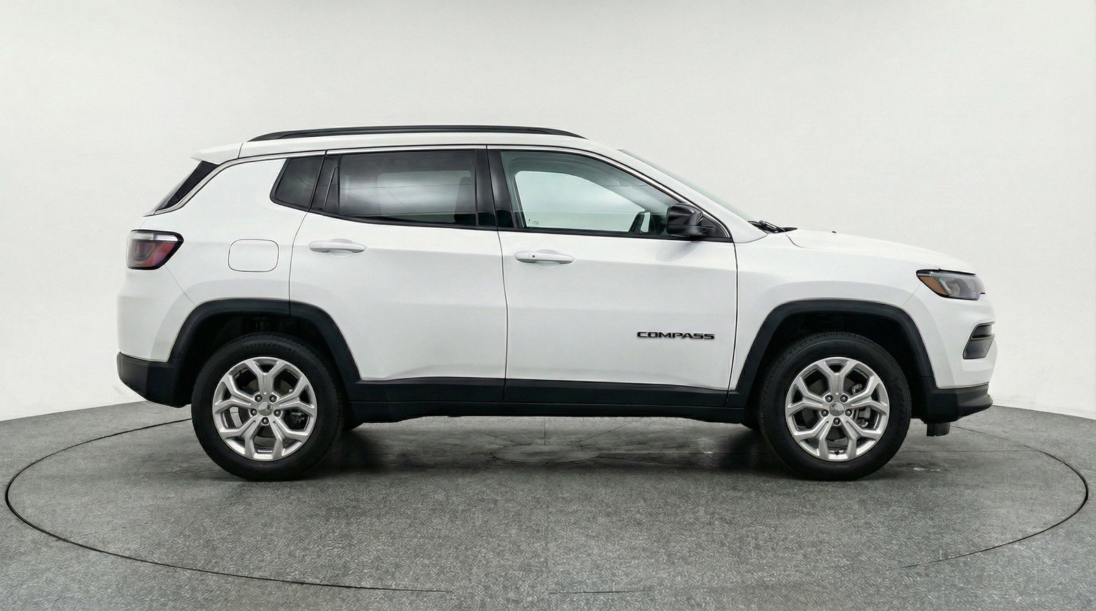 Used 2025 Jeep Compass Latitude AWD/4WD image 11
