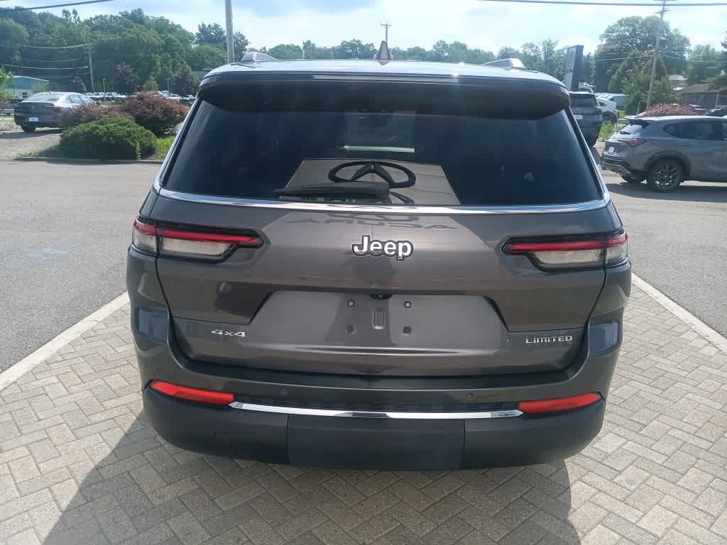 Used 2023 Jeep Grand Cherokee L Limited AWD/4WD image 5