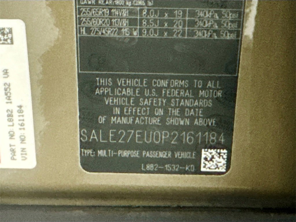 Certified 2023 Land Rover Defender 110 X-Dynamic SE image 31