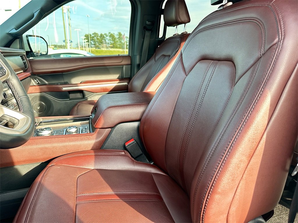 Used 2022 Ford Expedition Max Limited image 8