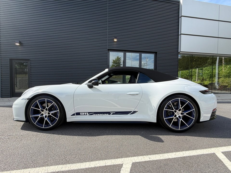 Certified 2026 Porsche 911 Carrera T RWD image 2
