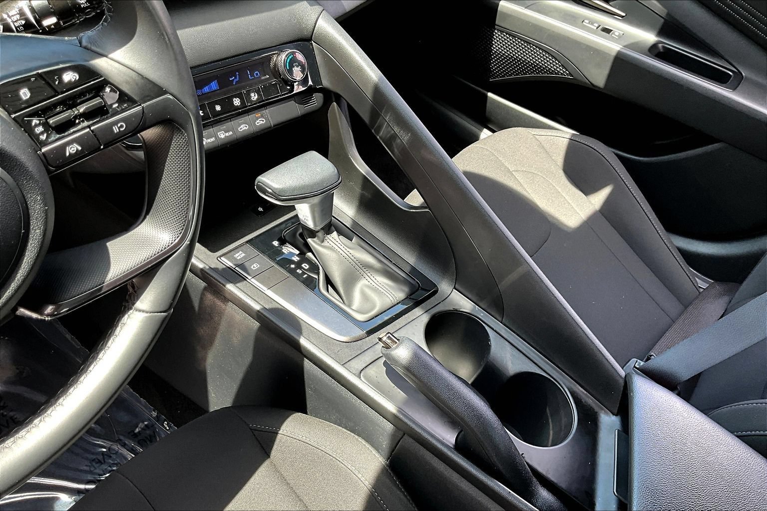 Used 2025 Hyundai Elantra Sport FWD image 21