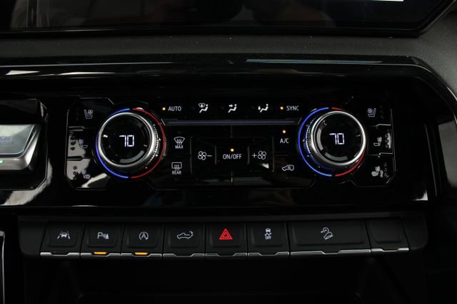 New 2026 GMC Sierra 1500 AT4 w/ AT4 Premium Package AWD/4WD image 8