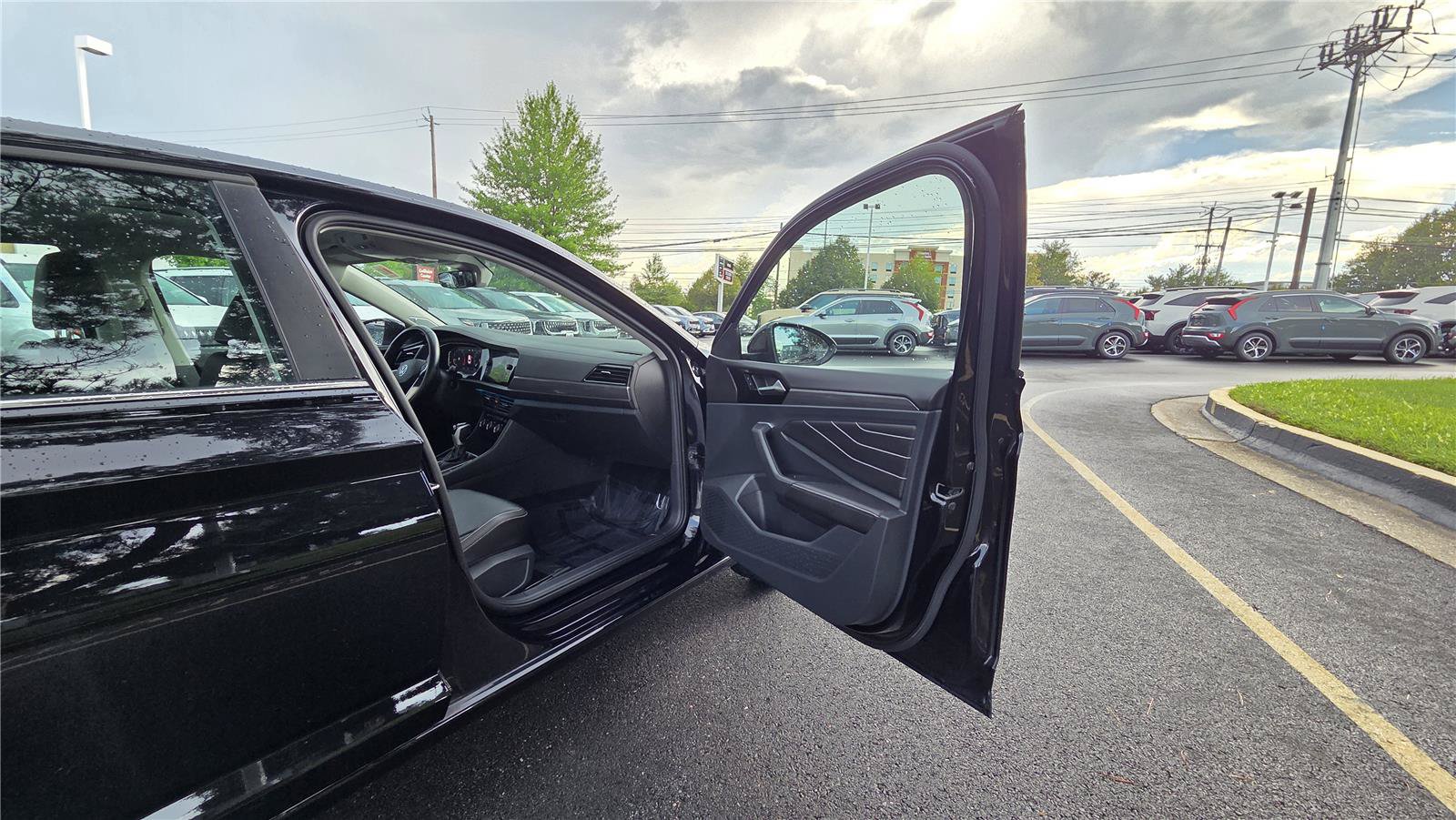 Certified 2023 Volkswagen Jetta SEL FWD image 27